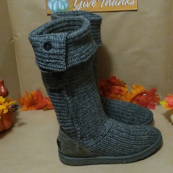 UGG boots sz 8 - Picture 3 of 6